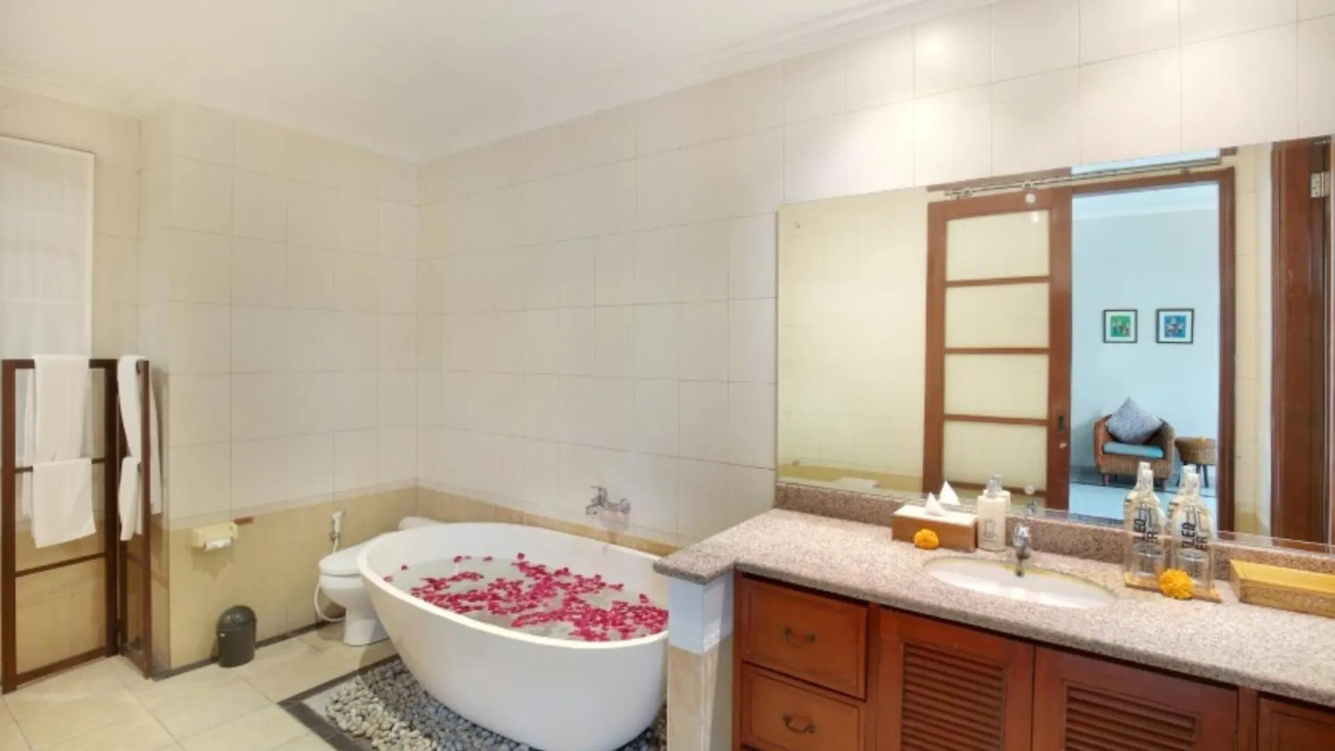 Kecapi Villa Seminyak By Ini Vie Hospitality Indonesia